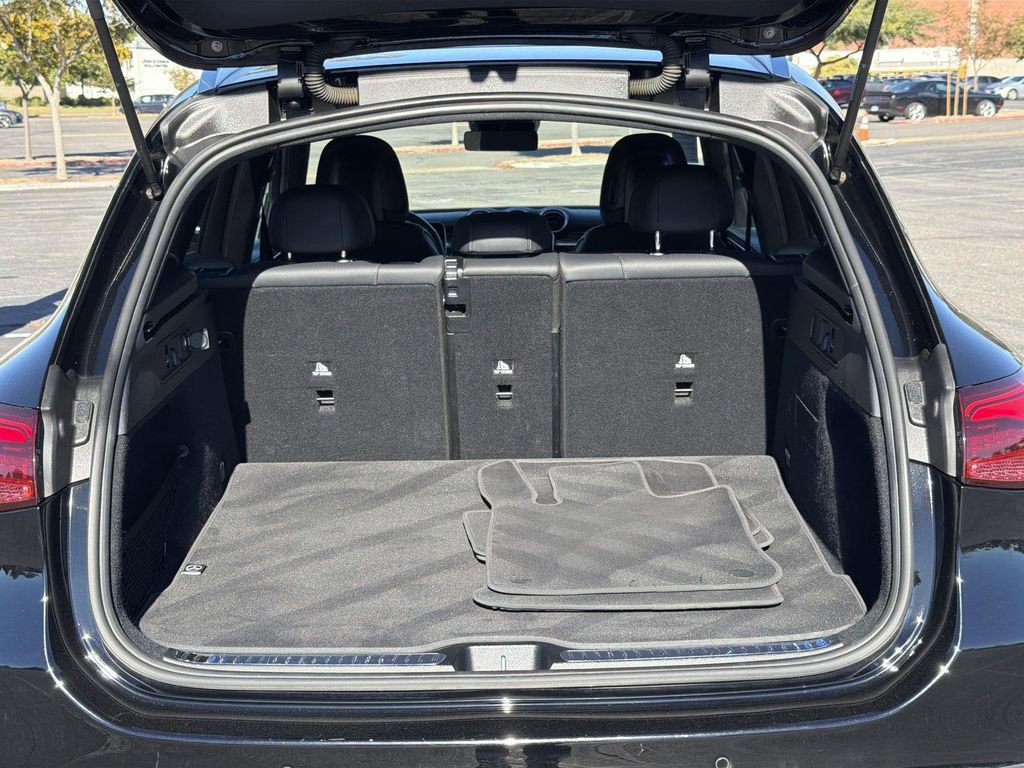 Used 2024 Mercedes-Benz GLC 300 image 24