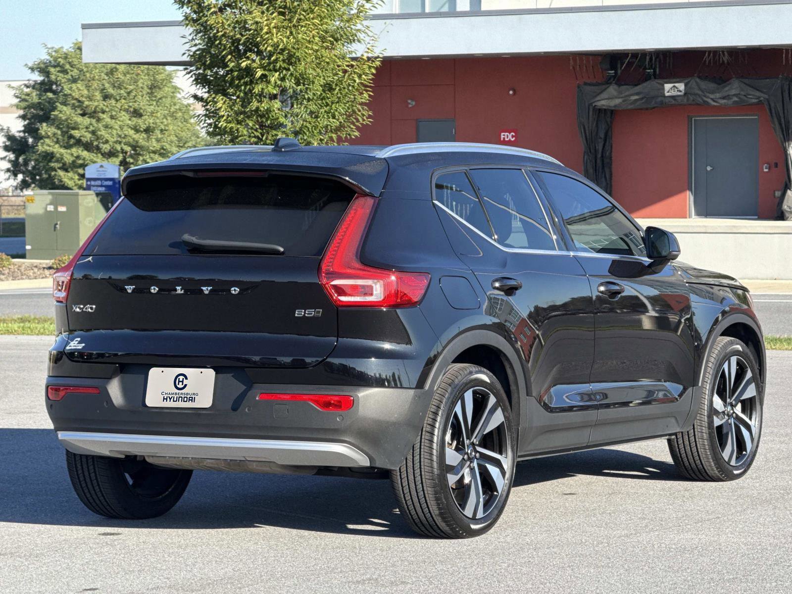 Used 2024 Volvo XC40 B5 Plus w/ Protection Package Premier image 24