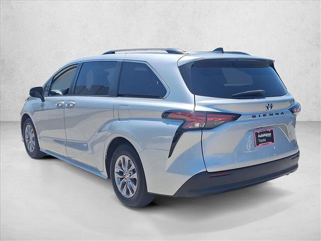 Certified 2021 Toyota Sienna LE w/ LE Plus Package AWD/4WD image 8