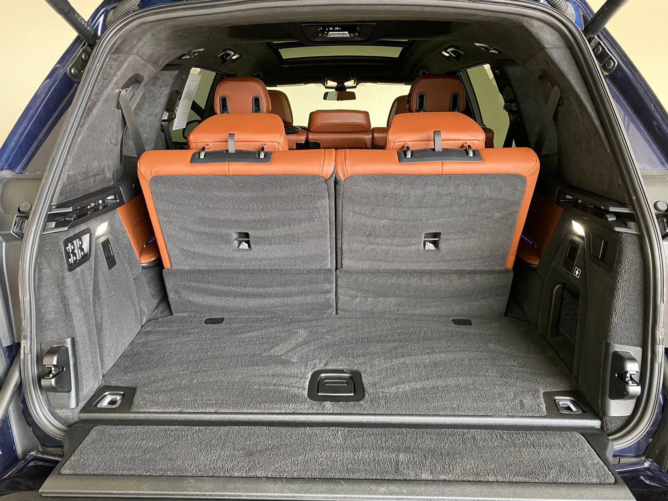 Used 2022 BMW X7 M50i w/ Dynamic Handling Package image 31