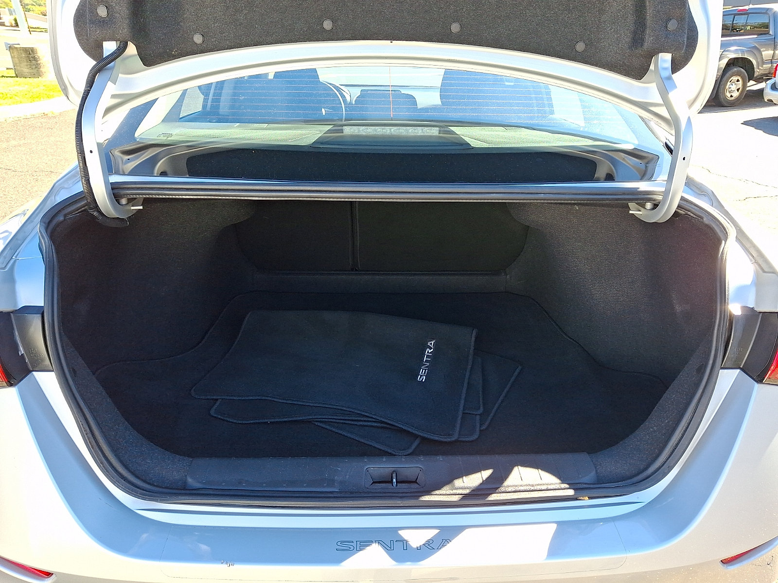 Certified 2023 Nissan Sentra S FWD image 28