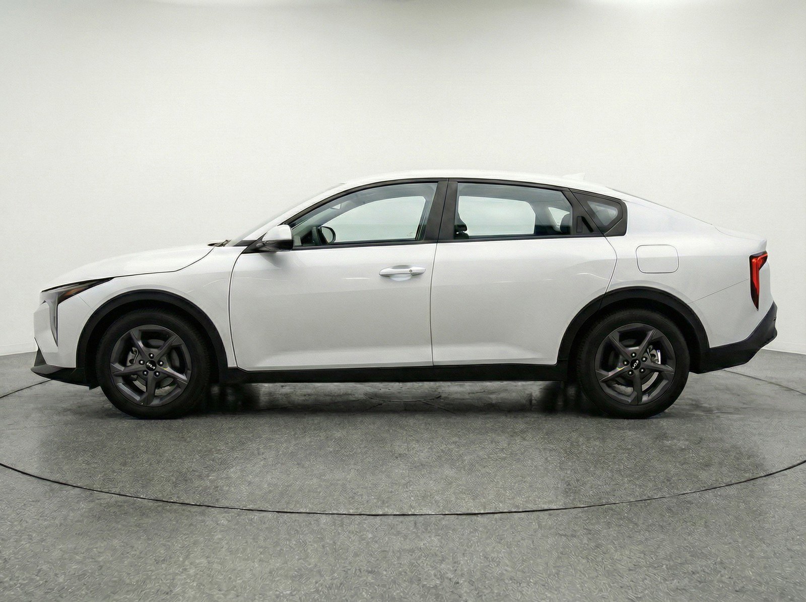 Used 2025 Kia K4 LXS image 5