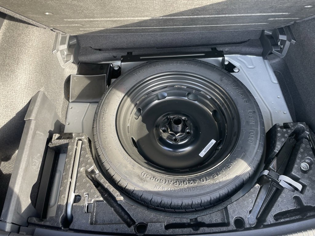 Used 2024 Volkswagen Tiguan SE image 34