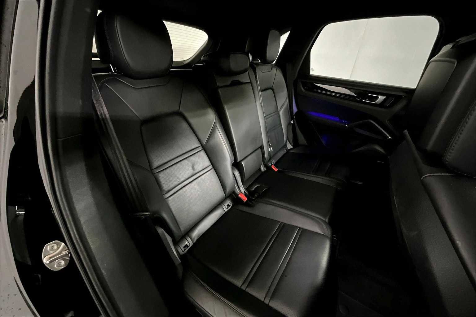 Used 2022 Porsche Cayenne image 37