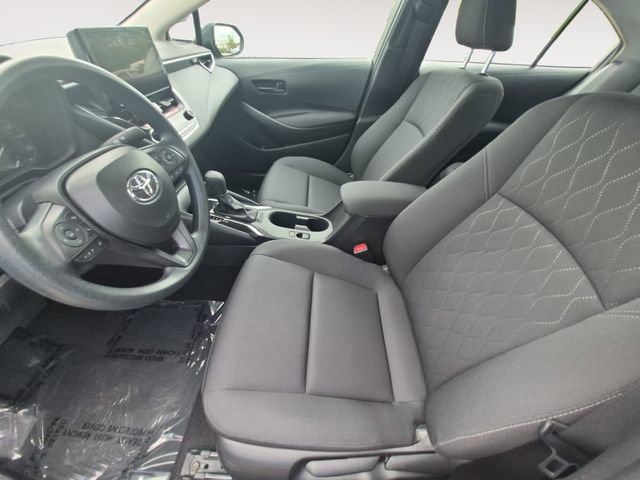 Used 2025 Toyota Corolla LE FWD image 9