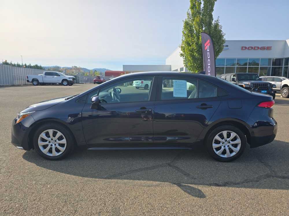 Used 2023 Toyota Corolla LE FWD image 2