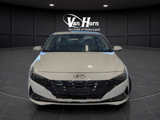 Used 2022 Hyundai Elantra Limited FWD image 2
