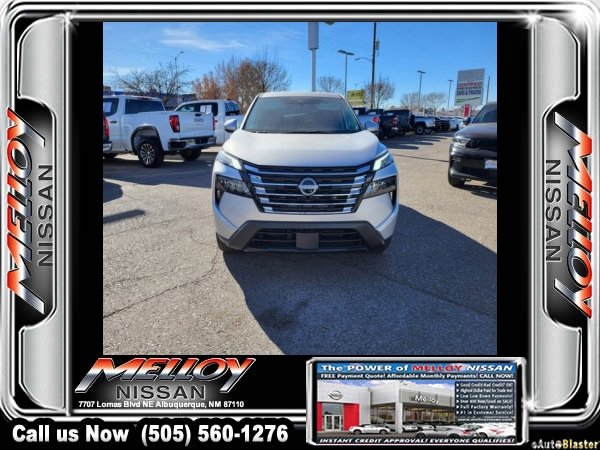 Used 2025 Nissan Rogue SV image 6