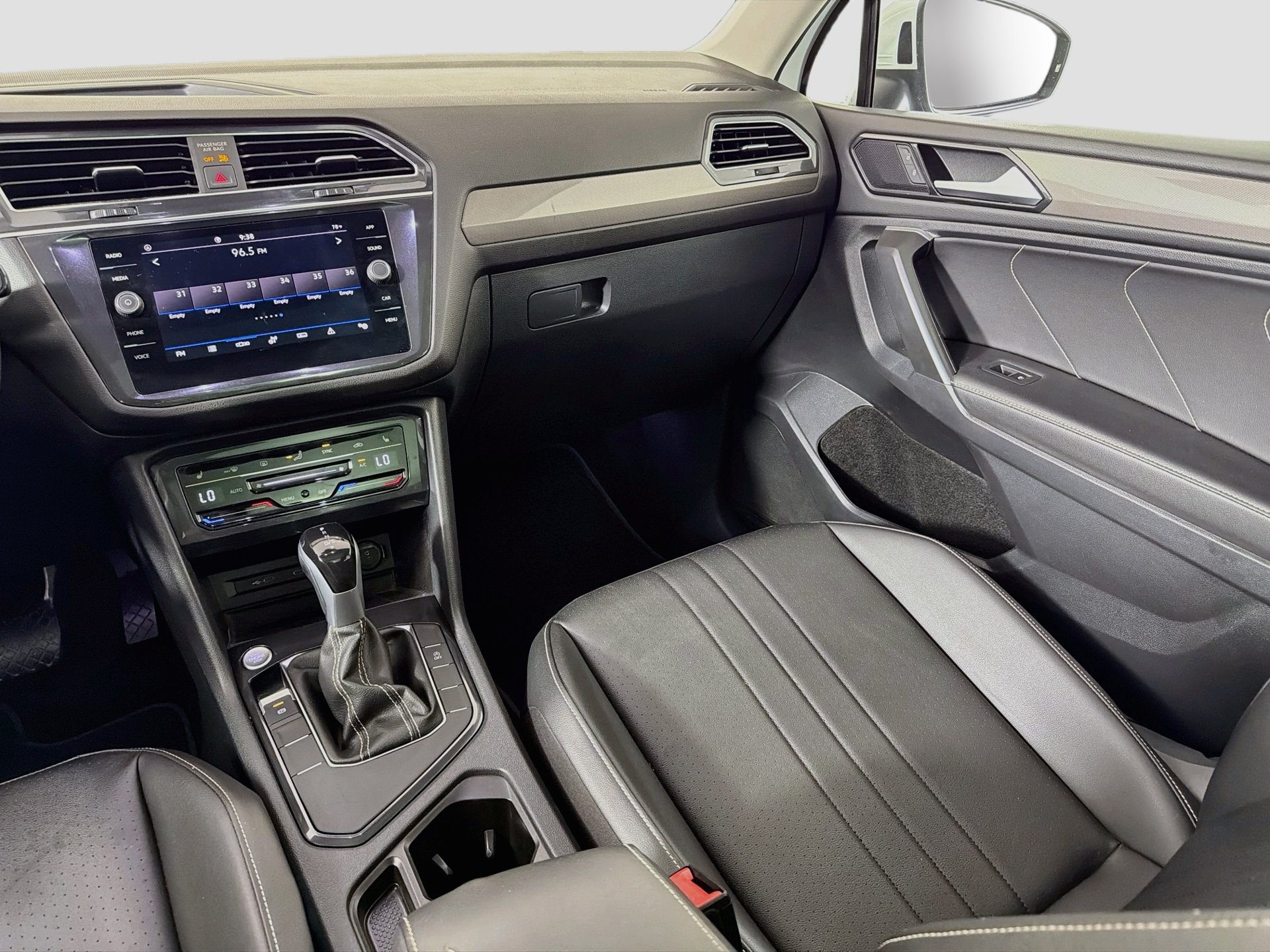 Certified 2023 Volkswagen Tiguan SE FWD image 23