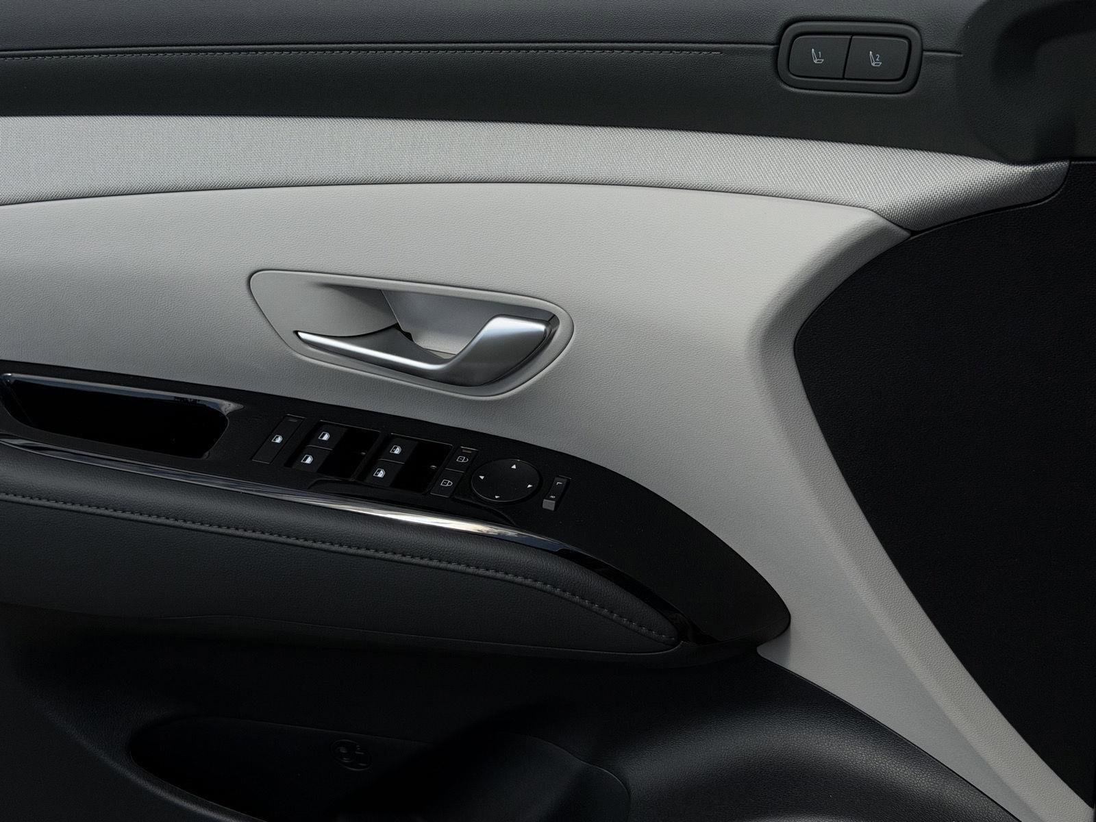 New 2026 Hyundai Tucson Limited FWD image 16