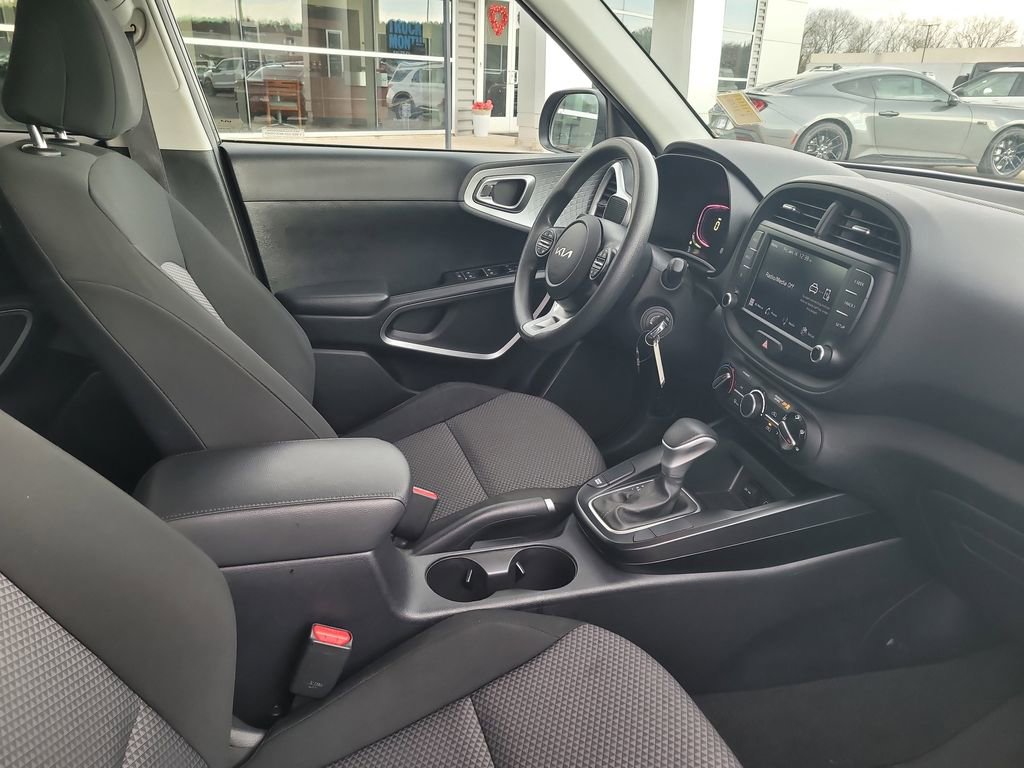 Used 2024 Kia Soul LX w/ Option Group 015 image 26