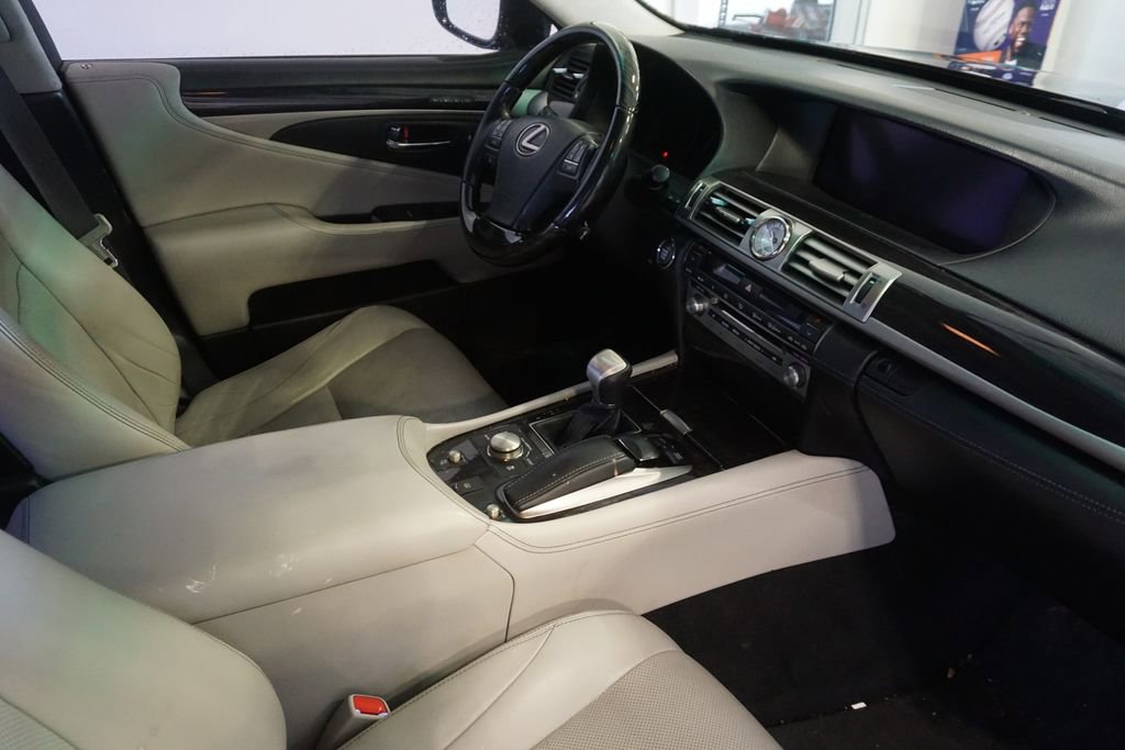 Used 2014 Lexus LS 460 L image 21