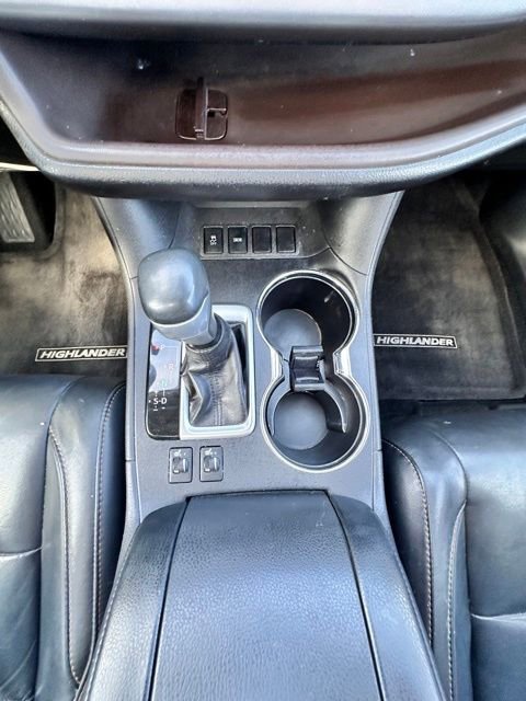 Used 2017 Toyota Highlander XLE image 19