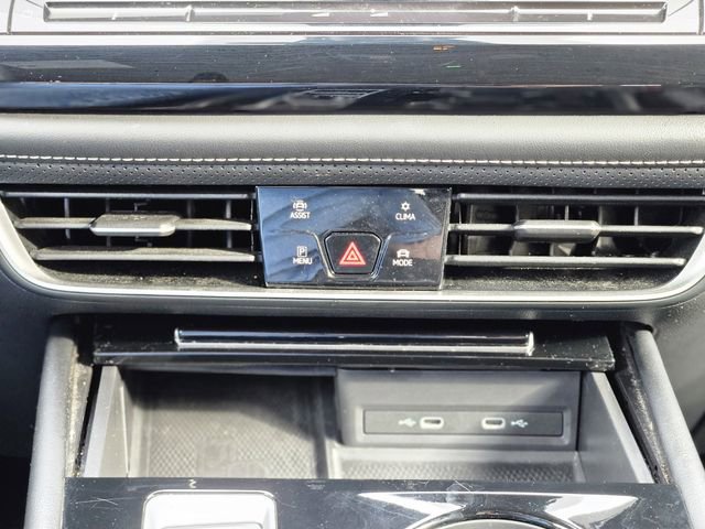 Used 2024 Volkswagen Atlas Cross Sport SE image 24