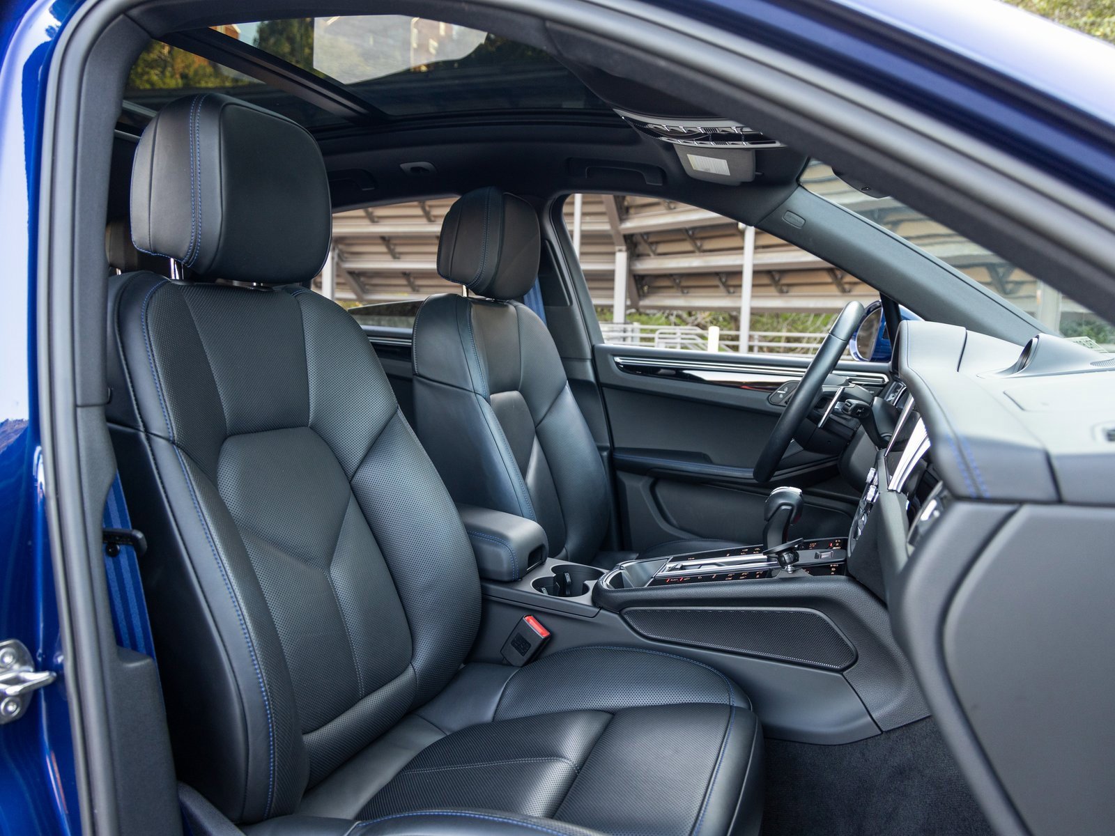 Certified 2024 Porsche Macan image 53