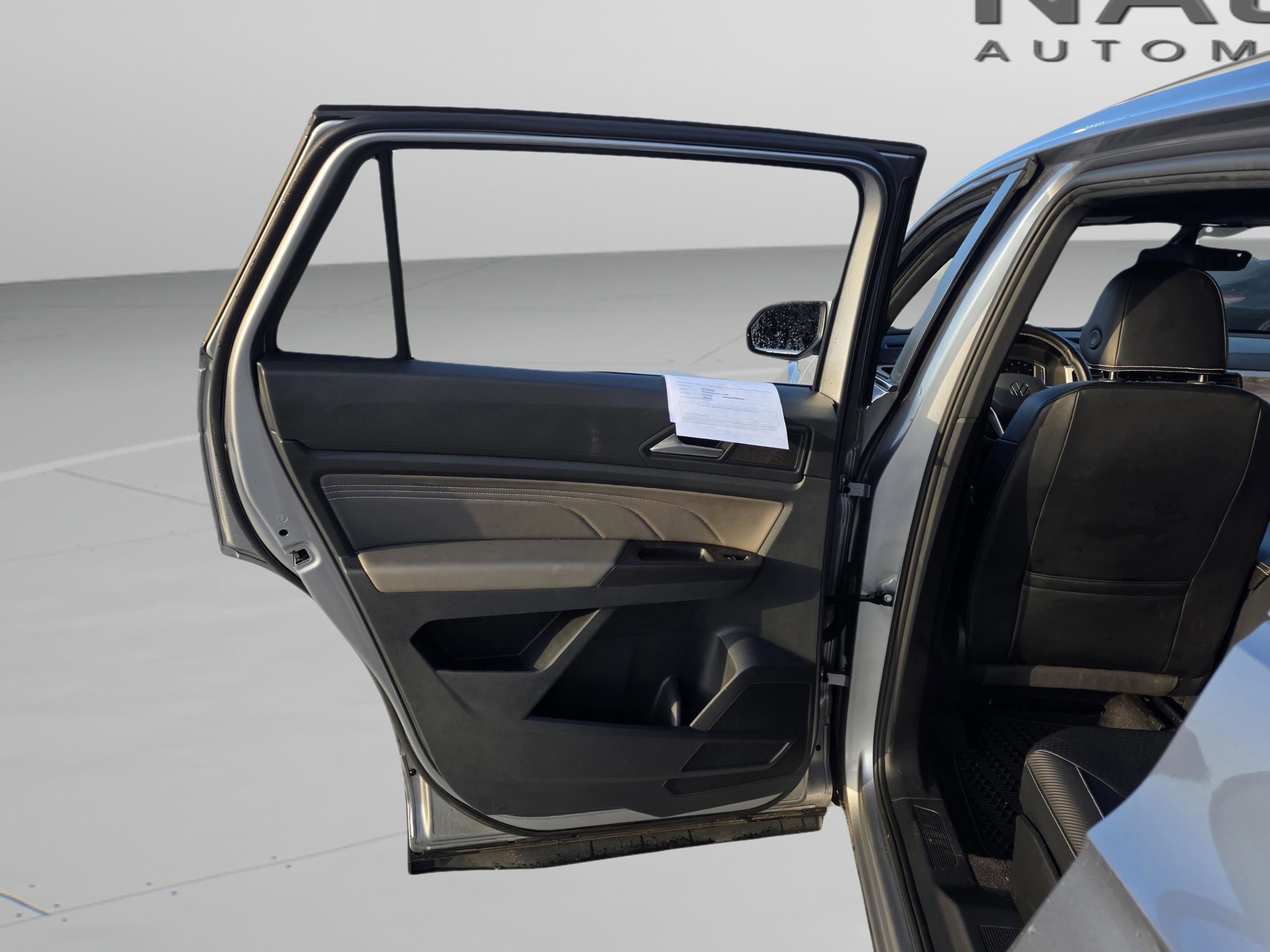 Used 2022 Volkswagen Atlas Cross Sport SE image 27