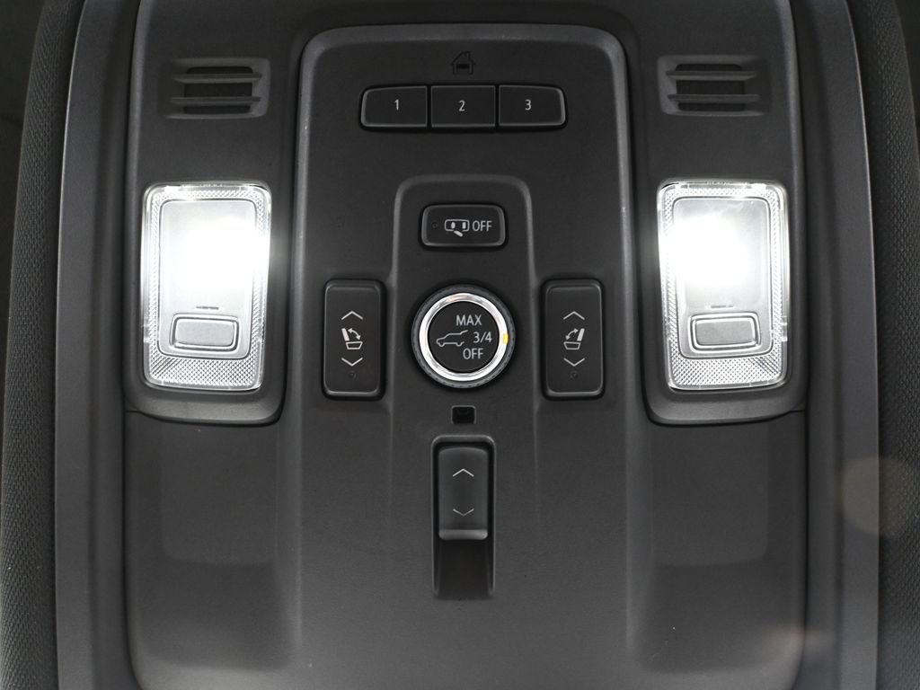 Used 2023 Chevrolet Suburban Premier image 38