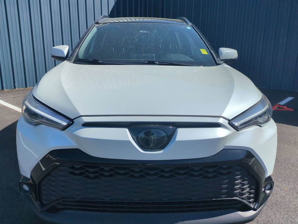 Used 2024 Toyota Corolla Cross XSE w/ Convenience Package image 3