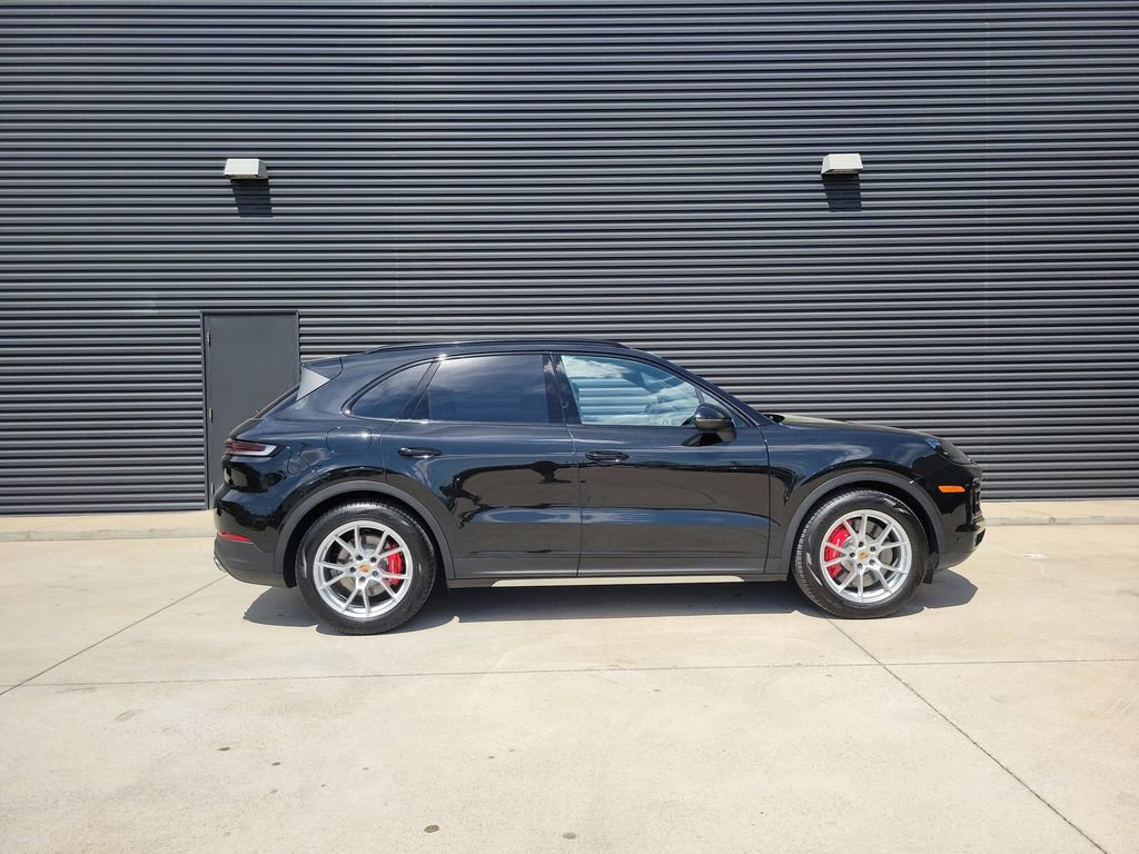 Used 2025 Porsche Cayenne S image 6