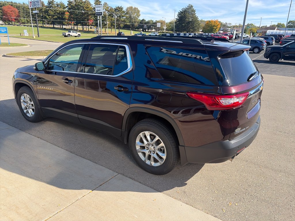 Used 2020 Chevrolet Traverse LT w/ Driver Confidence II Package AWD/4WD image 6