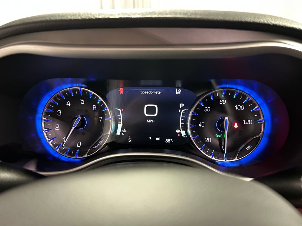 New 2027 Chrysler Pacifica Select FWD image 14