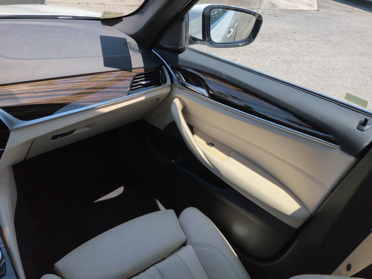 Used 2023 BMW 540i w/ Premium Package RWD image 17