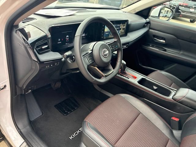 Used 2025 Nissan Kicks SR w/ Illumination Package FWD image 18