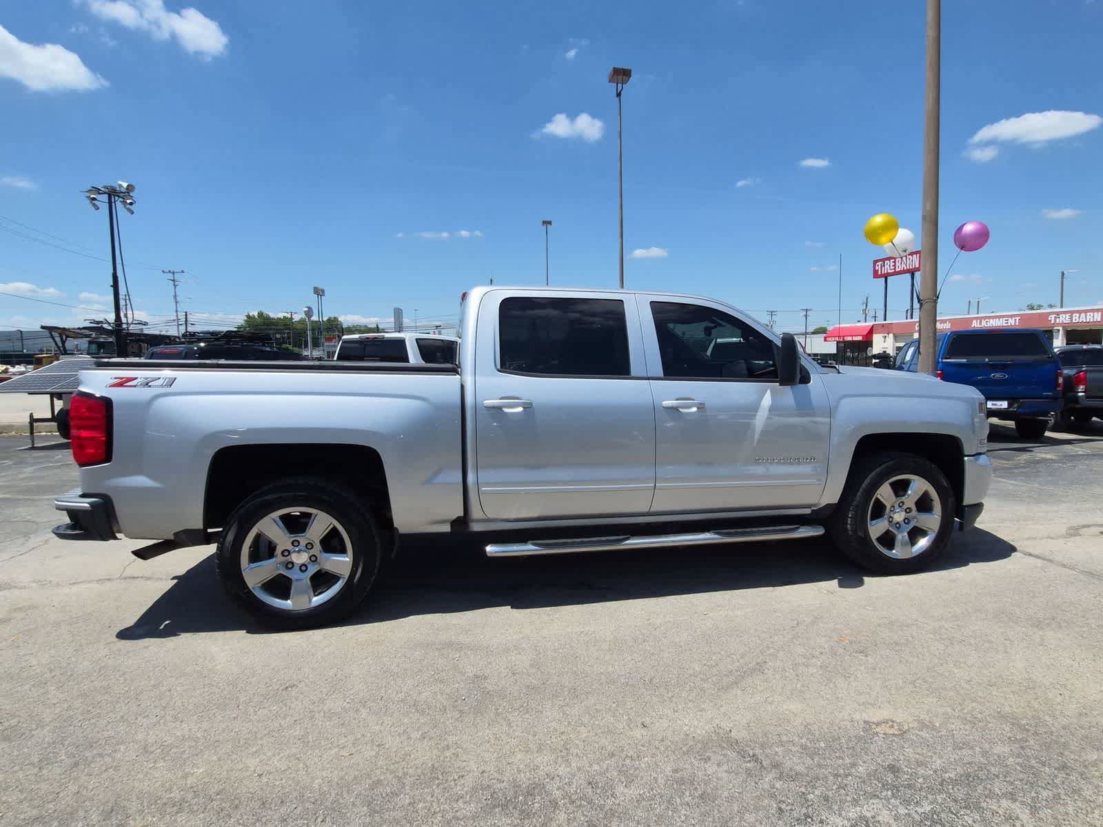 Used 2018 Chevrolet Silverado 1500 LT w/ All Star Edition AWD/4WD image 9