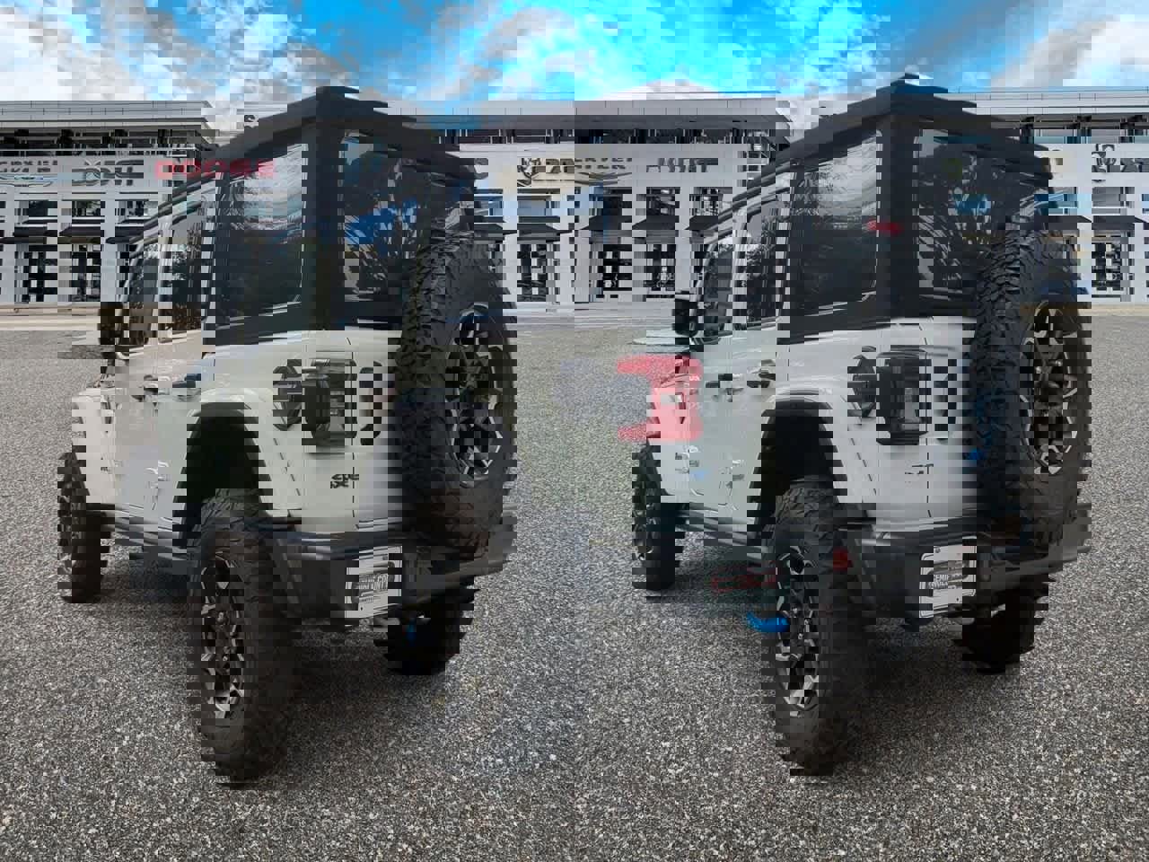 Used 2022 Jeep Wrangler Unlimited Rubicon 4xe w/ Cold Weather Group image 6