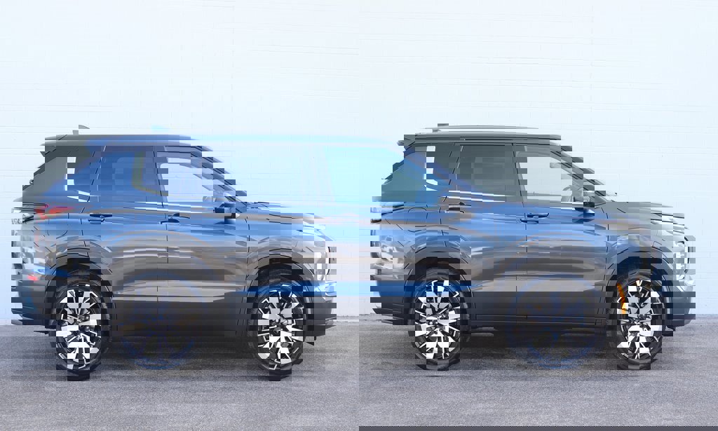 New 2026 Mitsubishi Outlander SE image 2