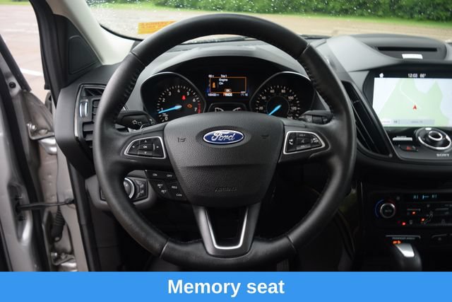 Used 2017 Ford Escape Titanium AWD/4WD image 4
