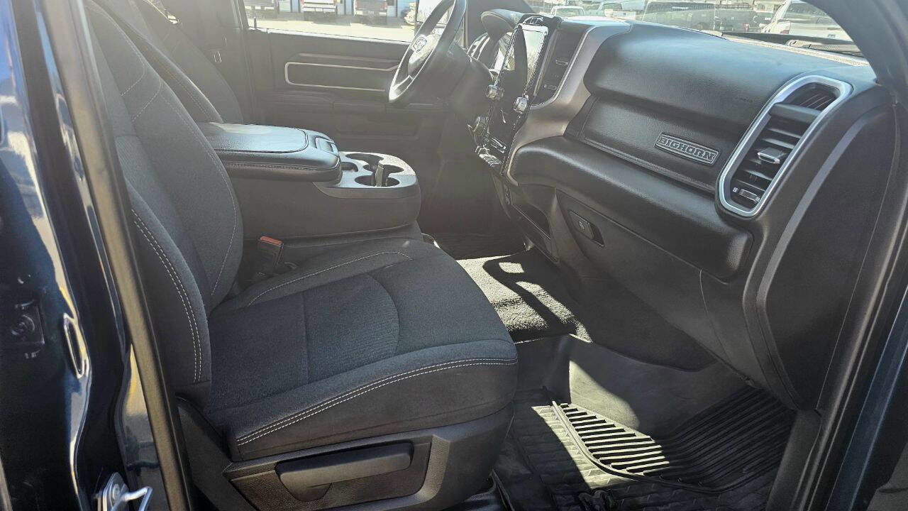 Used 2024 RAM 2500 Big Horn w/ Night Edition AWD/4WD image 17