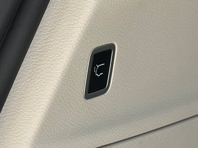 Certified 2024 Chrysler Pacifica Select image 23