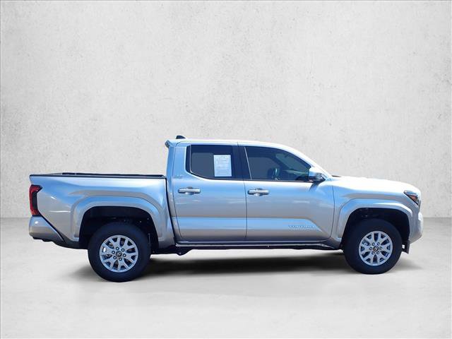 Certified 2025 Toyota Tacoma SR5 AWD/4WD image 5