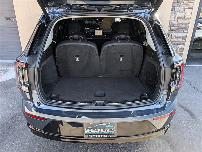 Used 2025 Volvo EX90 Ultra AWD/4WD image 33
