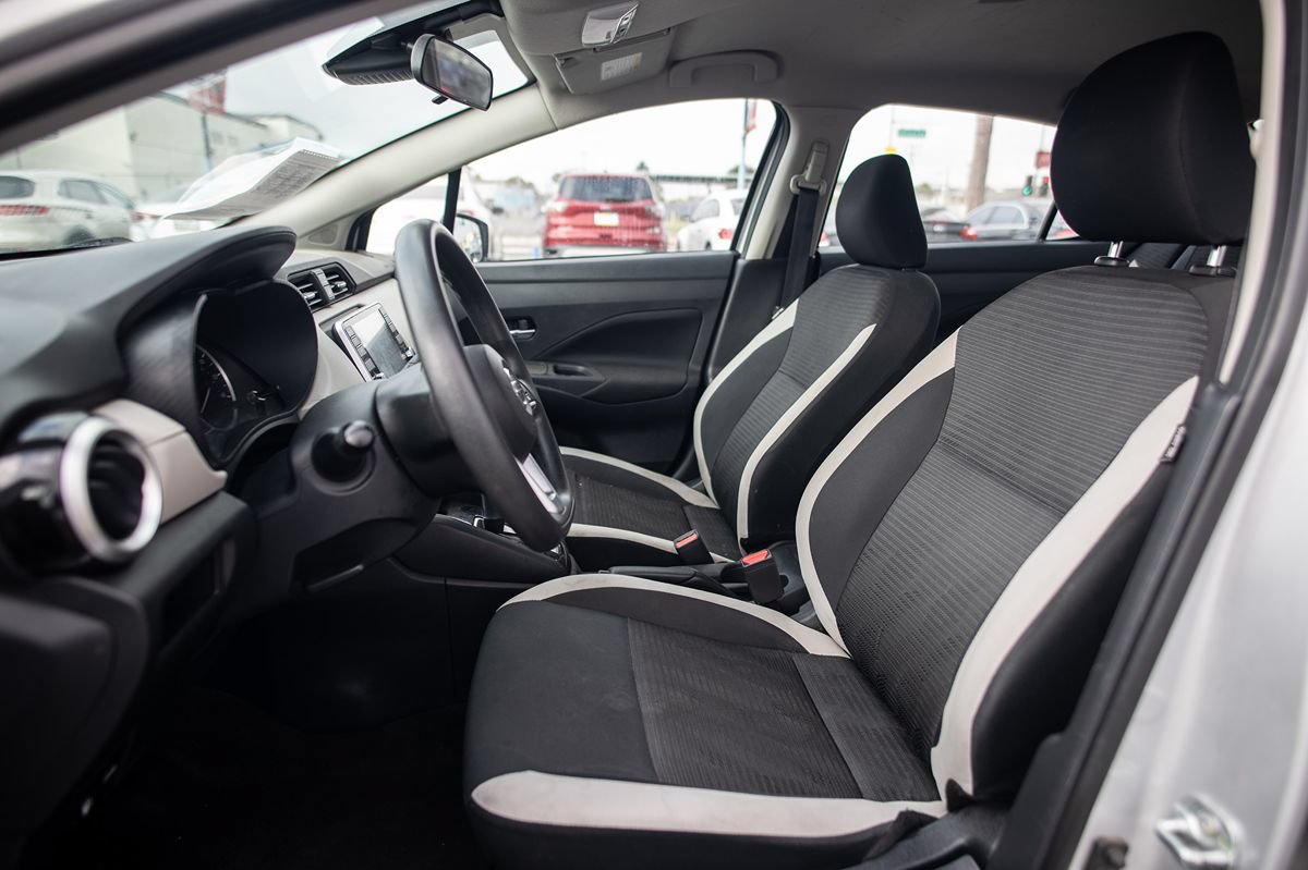 Used 2021 Nissan Versa SV FWD image 21