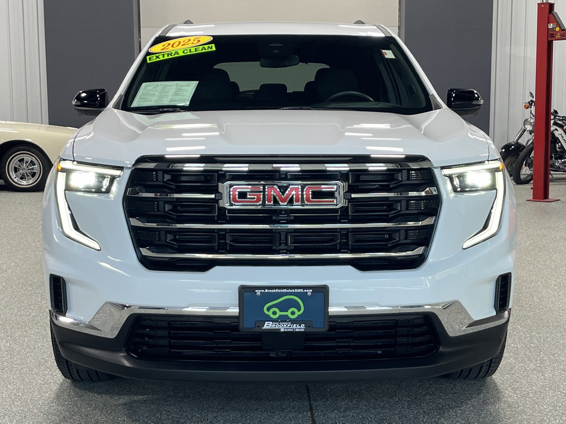 Certified 2025 GMC Acadia Elevation FWD image 7