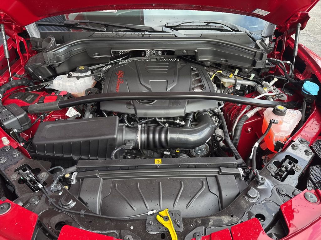 New 2025 Alfa Romeo Stelvio Sprint image 24