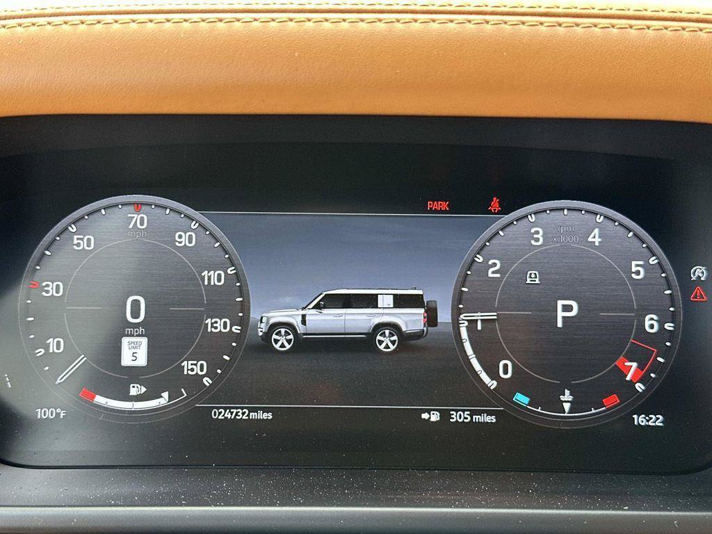 Used 2023 Land Rover Defender 130 First Edition AWD/4WD image 25