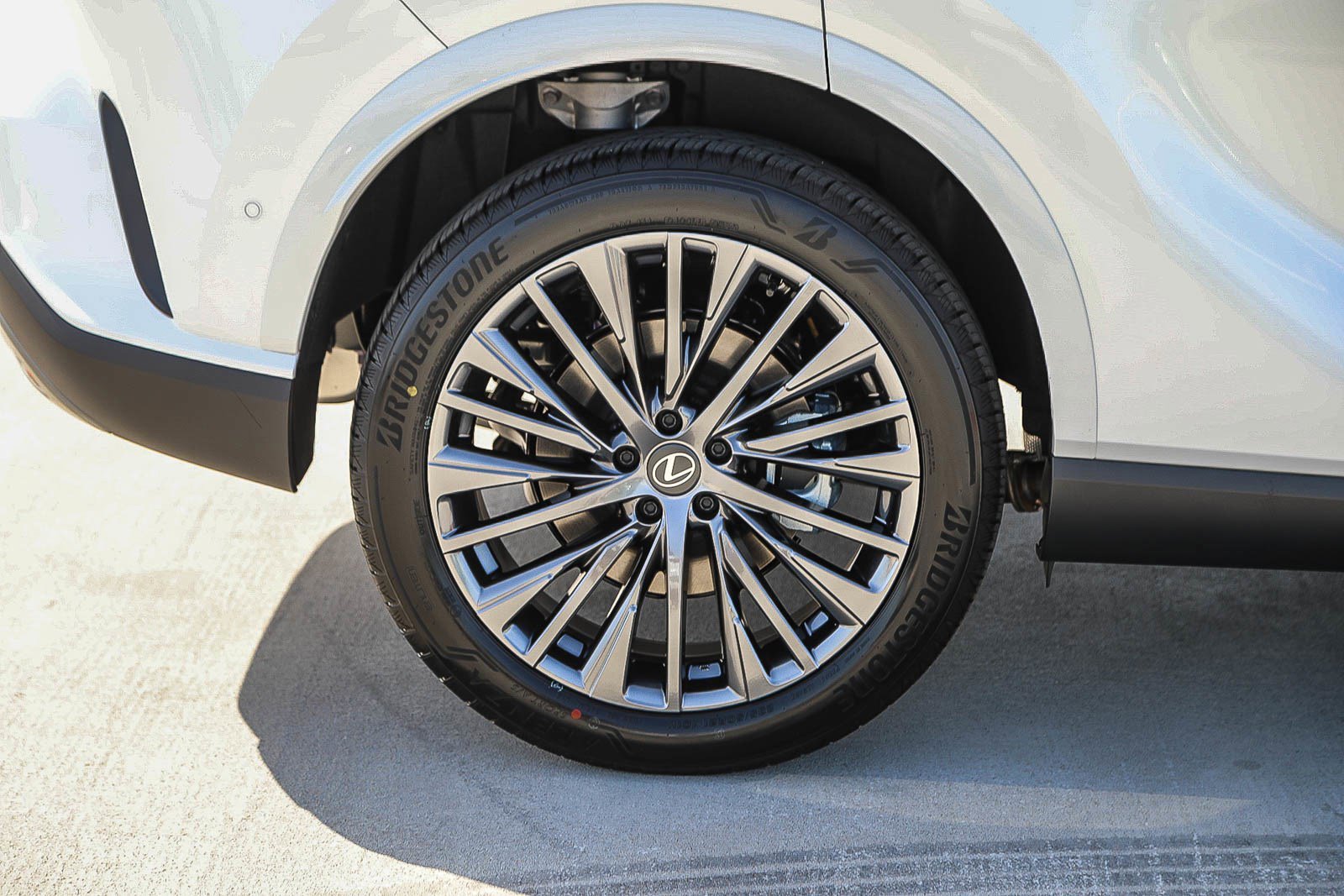 New 2026 Lexus RX 450h AWD image 11