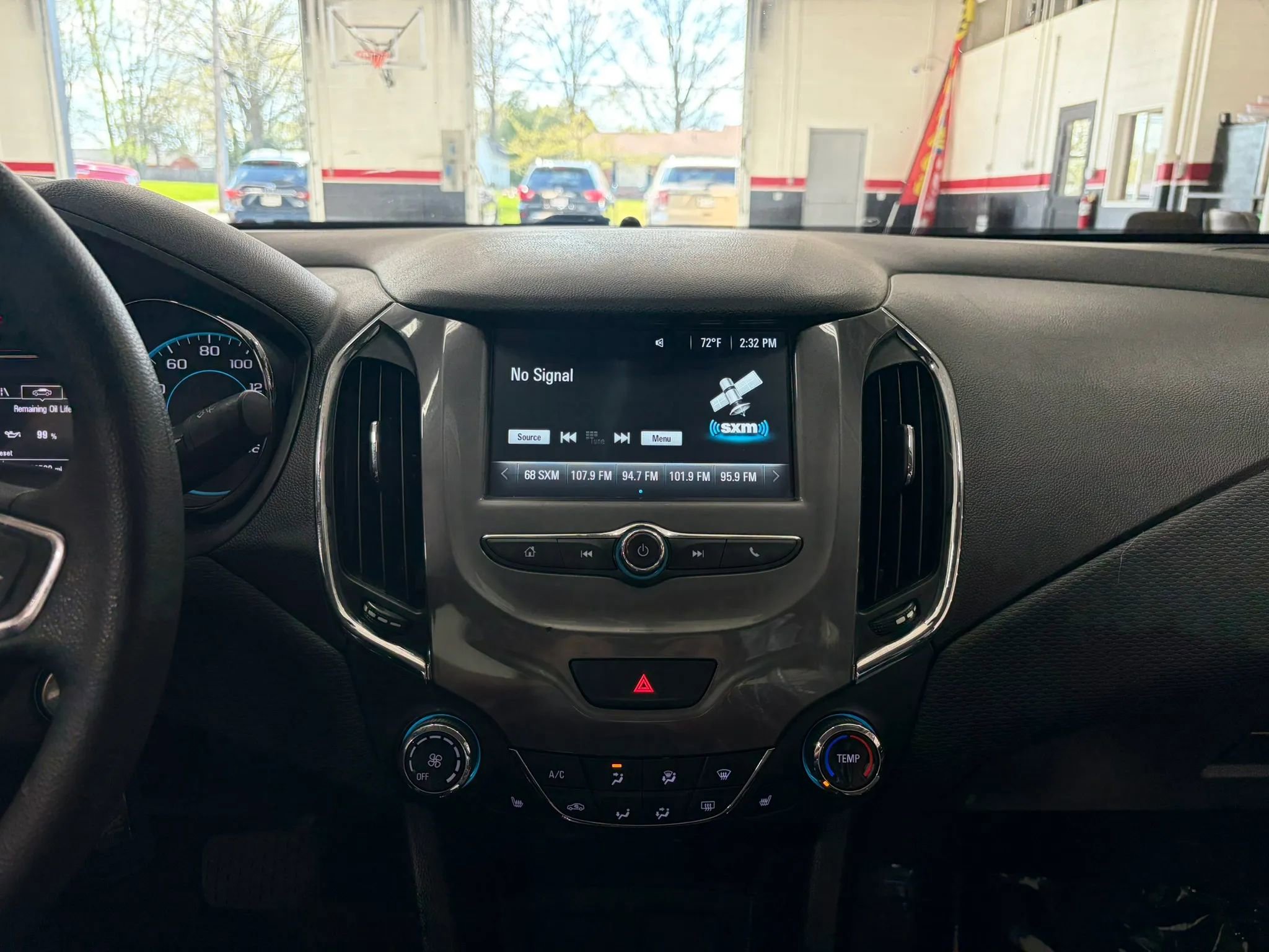 Used 2018 Chevrolet Cruze LT w/ LT Fleet Convenience Package image 38