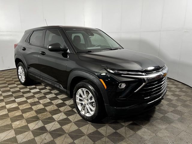 Used 2025 Chevrolet TrailBlazer LS w/ LS Convenience Package image 3