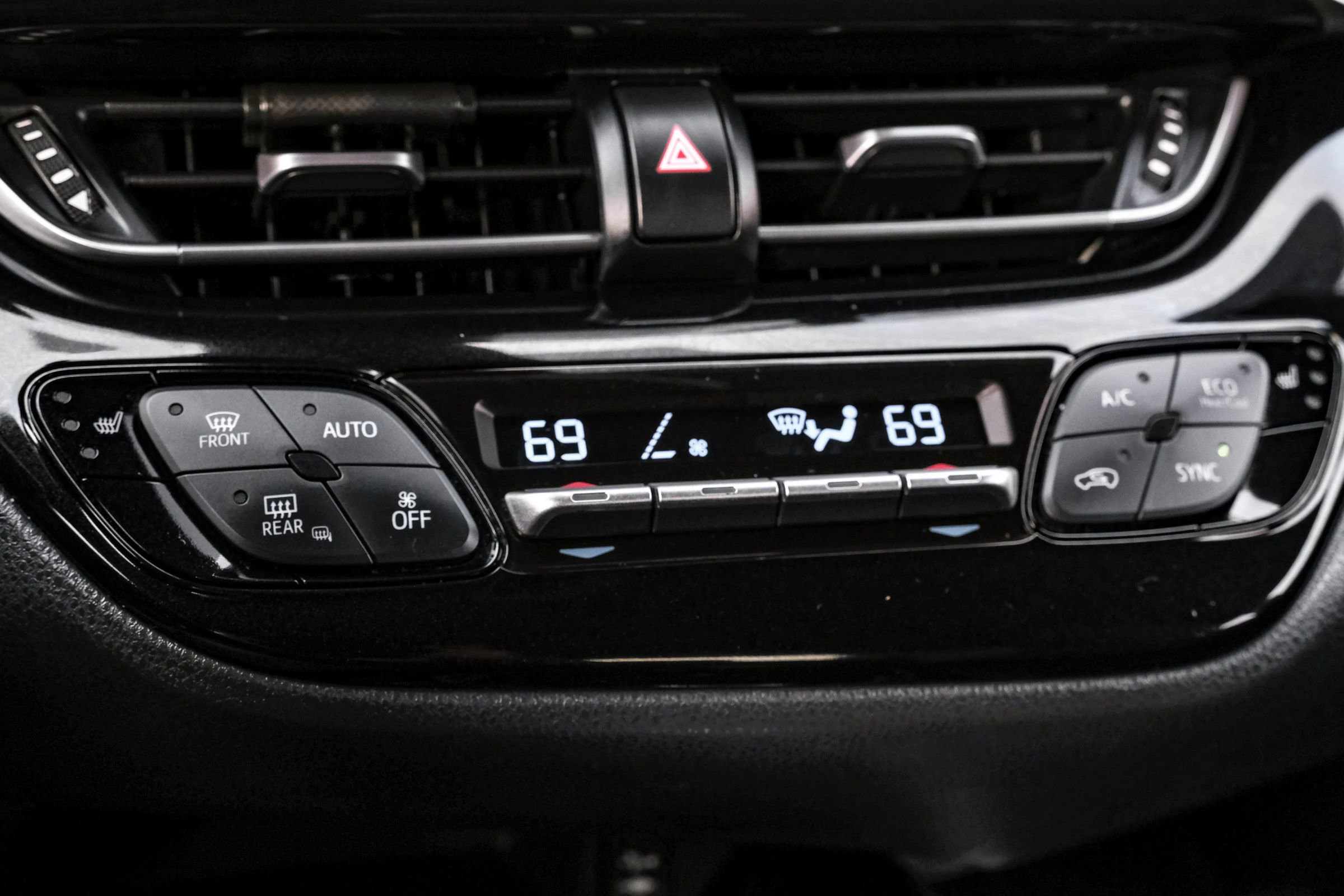 Used 2019 Toyota C-HR Limited image 23