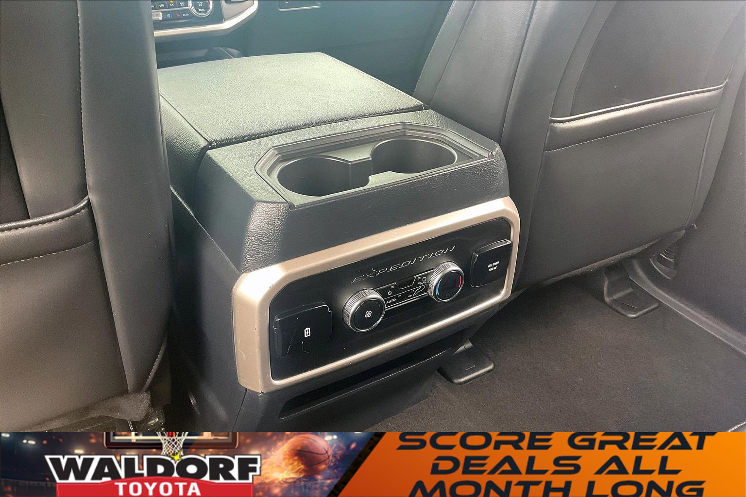 Used 2024 Ford Expedition XLT image 40