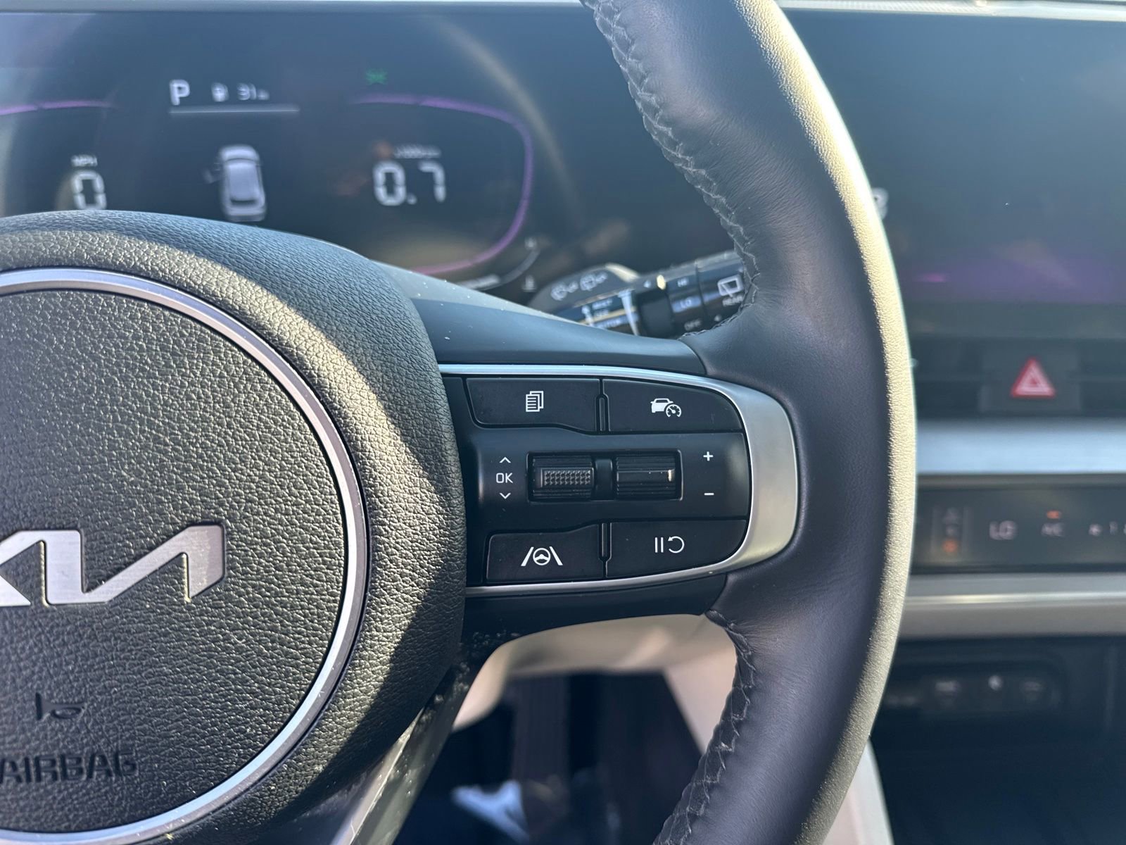 Used 2024 Kia Sportage EX image 16