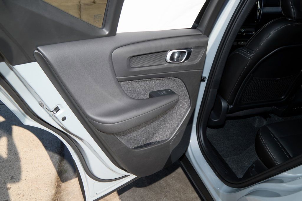 New 2026 Volvo XC40 B5 Ultra w/ Climate Package image 18