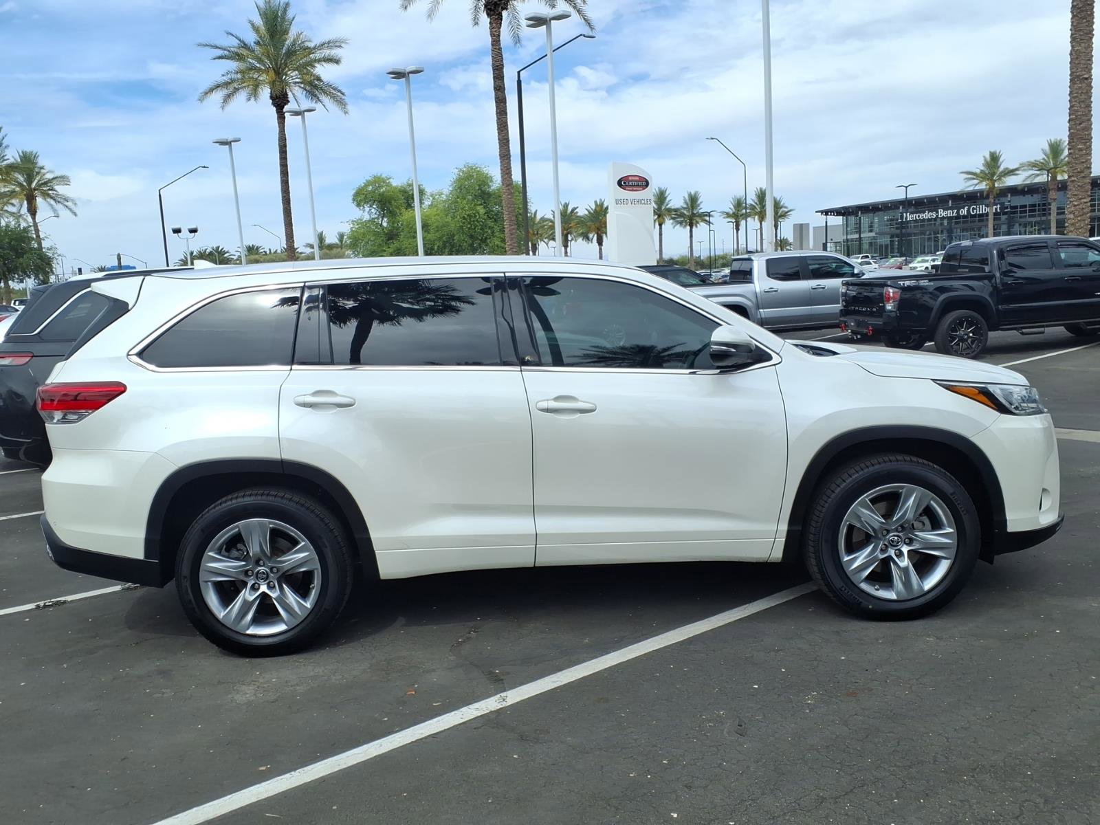 Certified 2018 Toyota Highlander Limited image 3