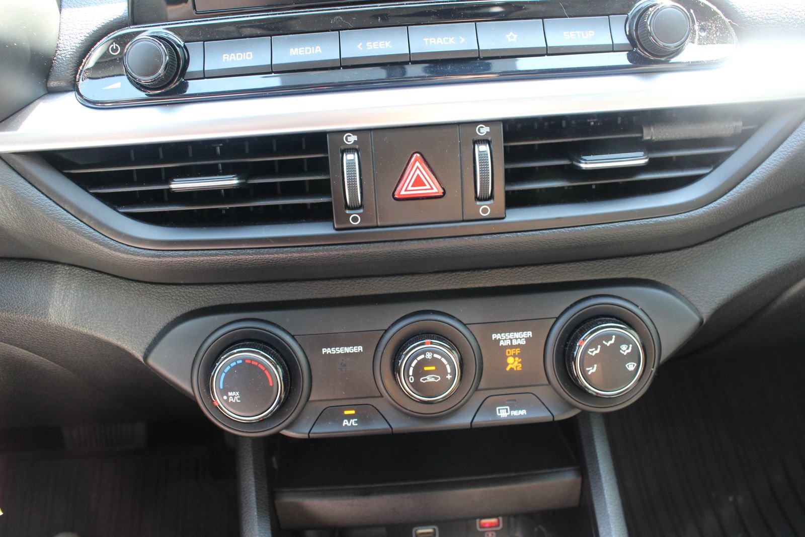 Certified 2024 Kia Forte LXS image 31