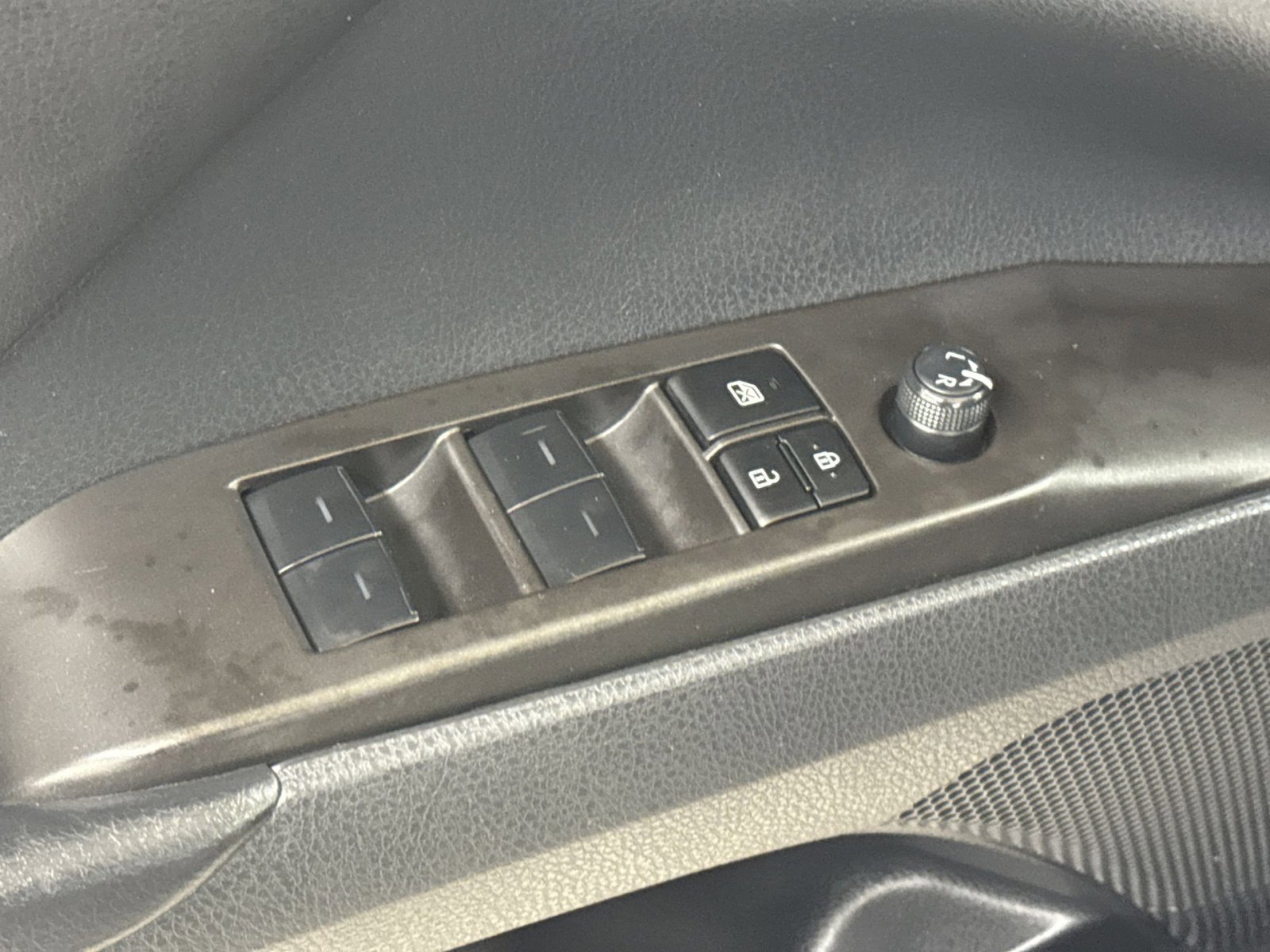 Used 2023 Toyota Camry SE image 19