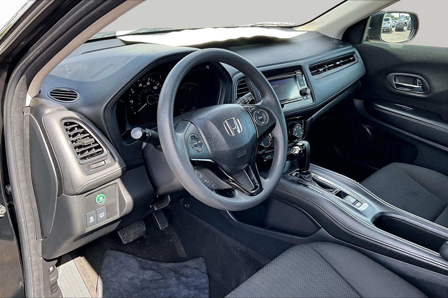 Used 2016 Honda HR-V LX image 11